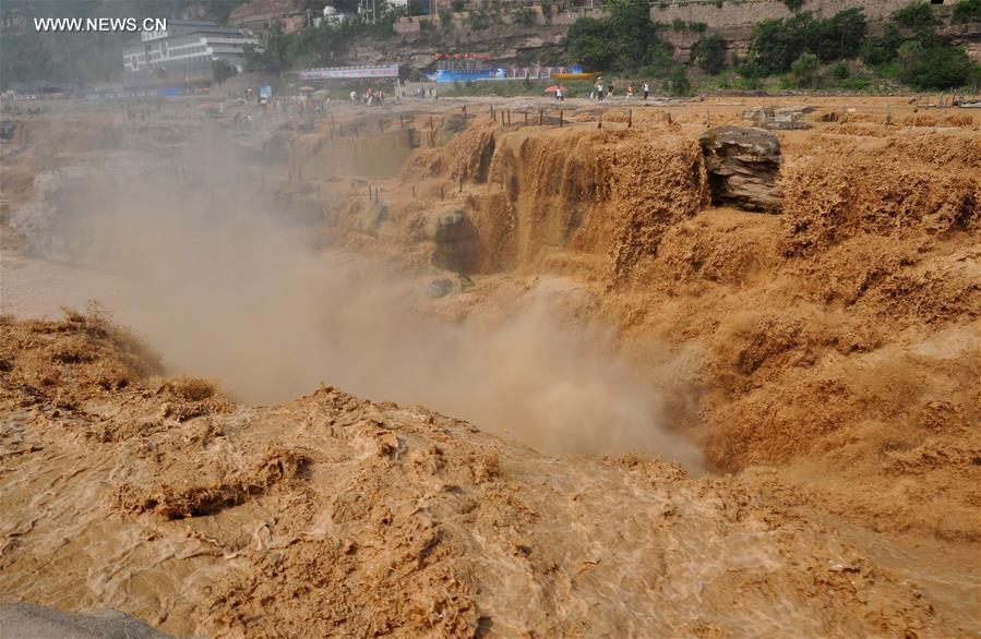 Aumenta el nivel de agua en las cataratas Hukou