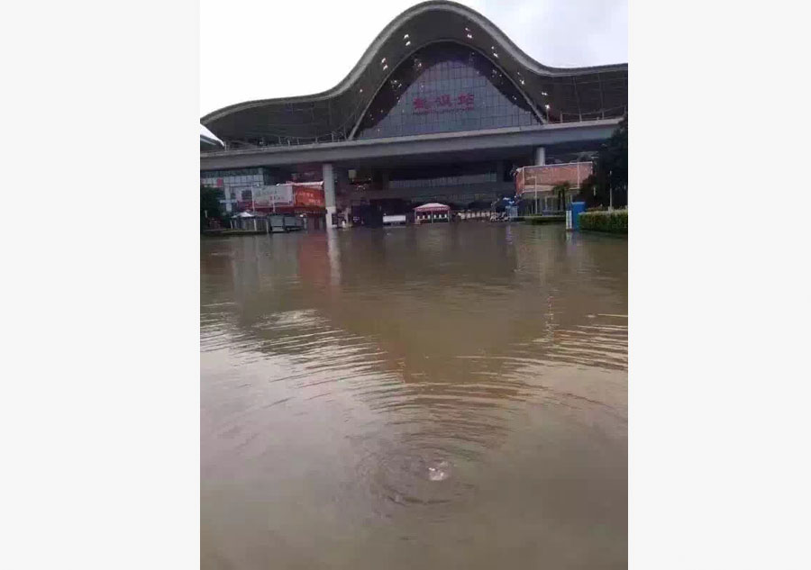 Inundación paraliza metrópolis china sobre el Yangtse