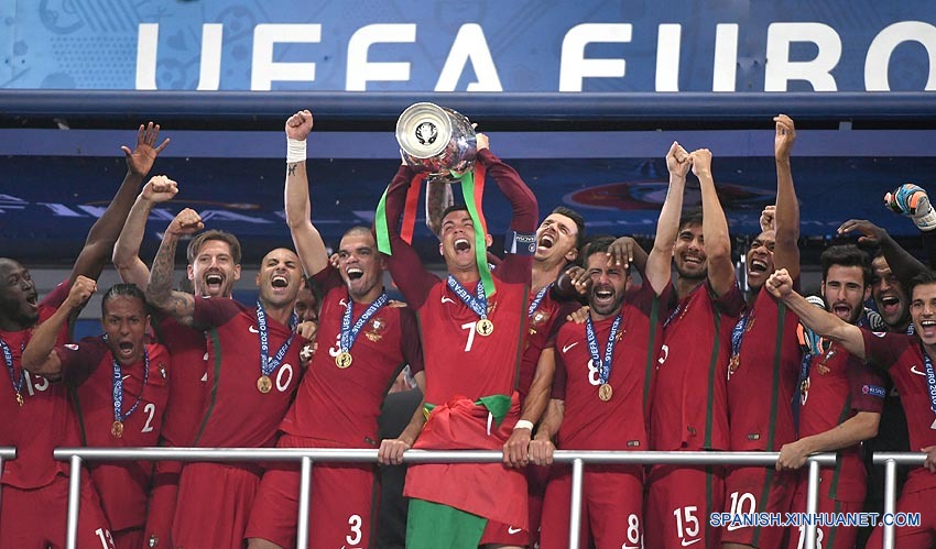 Portugal derrotó 1-0 a Francia para convertirse en el campeón de la Eurocopa 2016.