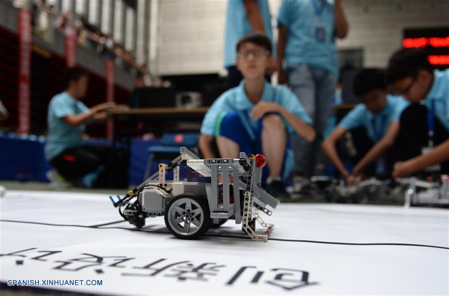 Competencia de robots inteligentes en la Universidad de Silvicultura del Noreste en Harbin