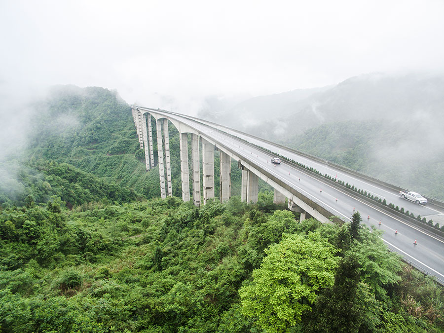Espectacular puente con uno de los miradores más altos del mundo
