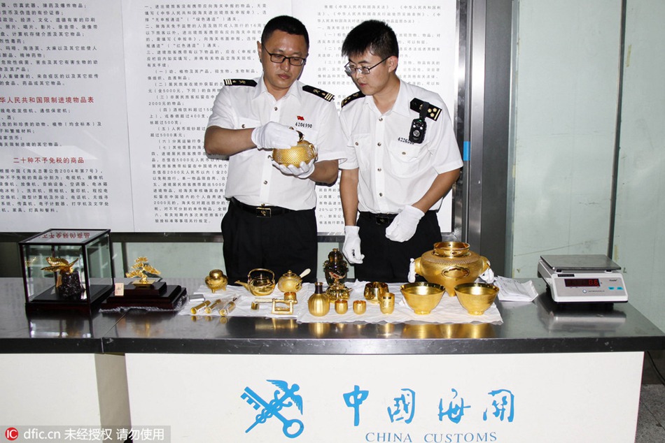 Confiscan objetos de oro valorados en 2.63 millones de yuanes en la Aduana de Qingdao