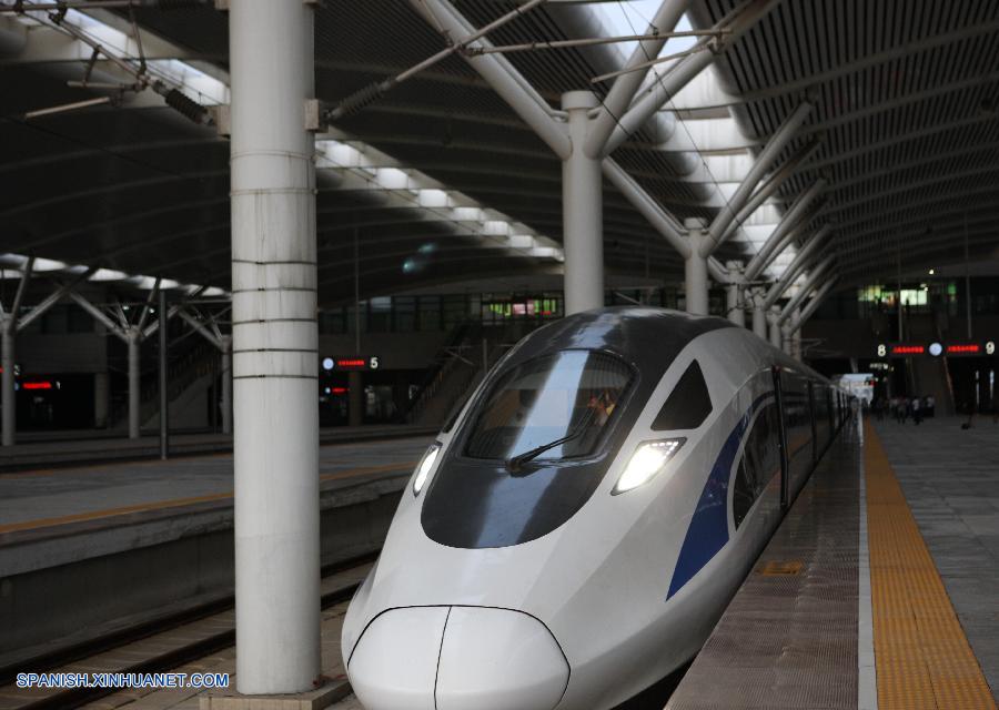 Comienzan a operar trenes bala de estándar chino
