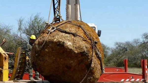 Descubren en Argentina el segundo meteorito más grande del mundo