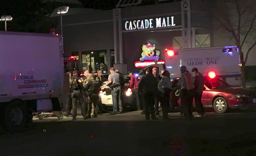 Cuatro muertos por tiroteo en centro comercial al noroeste de EEUU