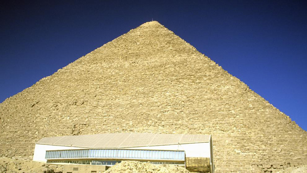 Confirman dos "anomalías" en el interior de la Gran Pirámide de Keops