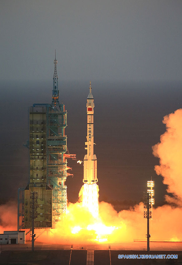 Despega nave espacial tripulada Shenzhou-11