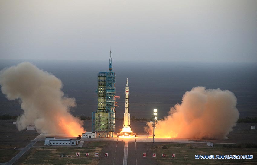 Despega nave espacial tripulada Shenzhou-11