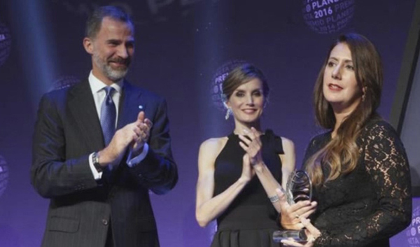 Dolores Redondo gana el Premio Planeta 2016