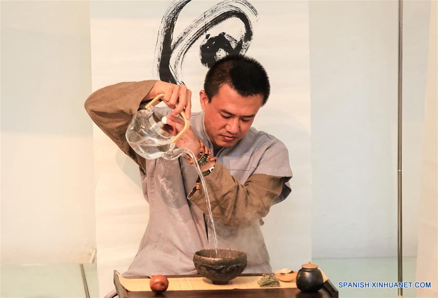 Exponen tradición y cultura del té chino en puerto mexicano de Acapulco
