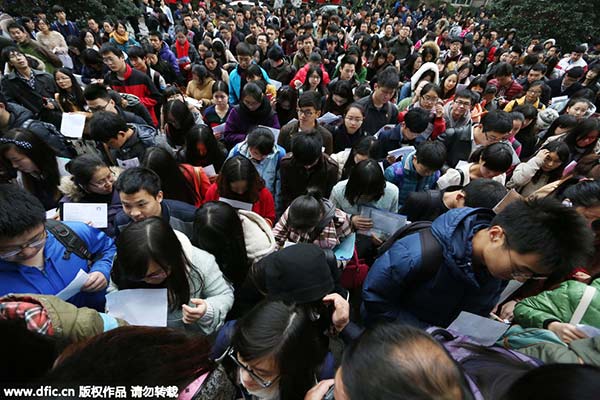Más de dos millones de jóvenes solicitar ingresar al servicio civil de China