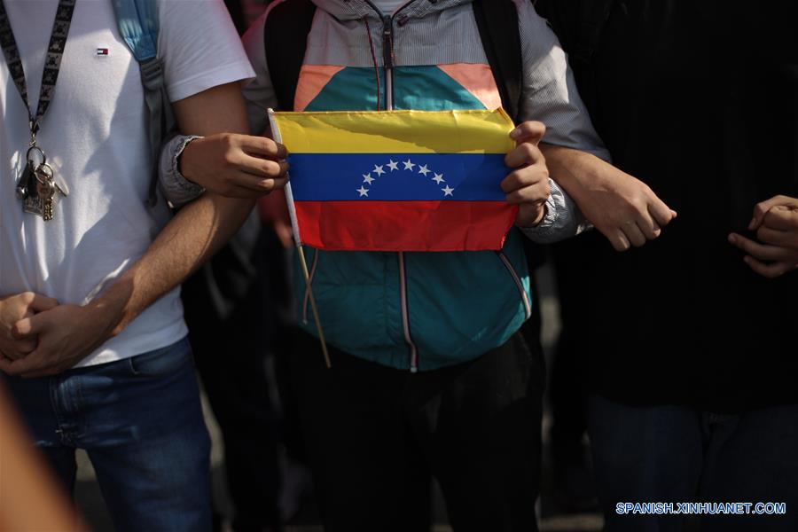 Realizan movilizaciones en Venezuela tras suspensión de revocatorio presidencial