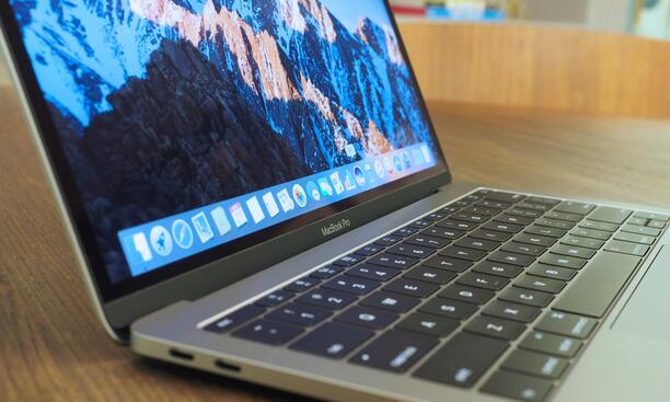 Los nuevos Macbook Pro no llevarán lector de tarjetas SD