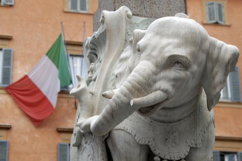 Arrancan un colmillo de la estatua del Elefante de Bernini en Roma