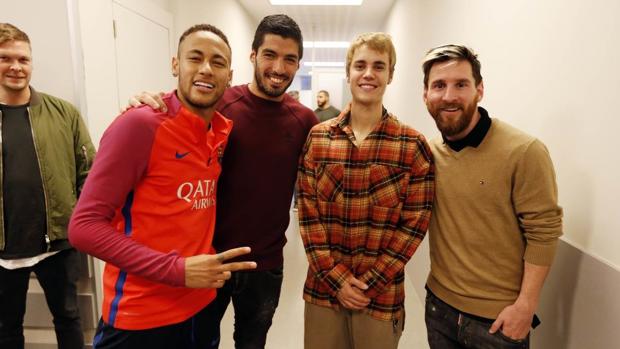 Justin Bieber asiste a un entrenamiento del Barça