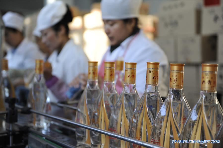 Empresas de licor en Fengning entran a temporada atareada