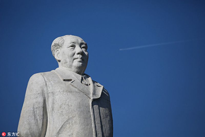 Estatua de Mao Zedong en la Universidad de Geociencias de China, en Beijing. [Foto: IC]