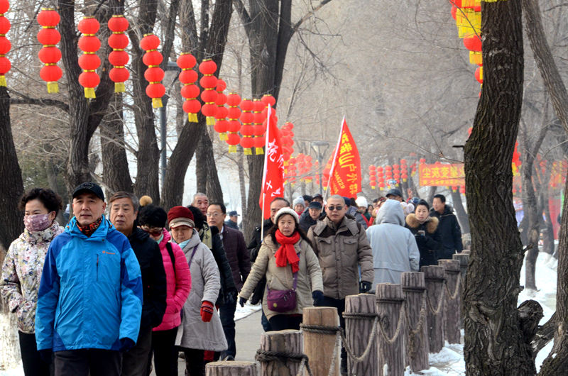 Pueblo en Línea convoca una excursión de 100 mil internautas en 40 ciudades para celebrar el Año Nuevo y su XX aniversario------la ciudad de Fushun,en la provincia de Liaoning