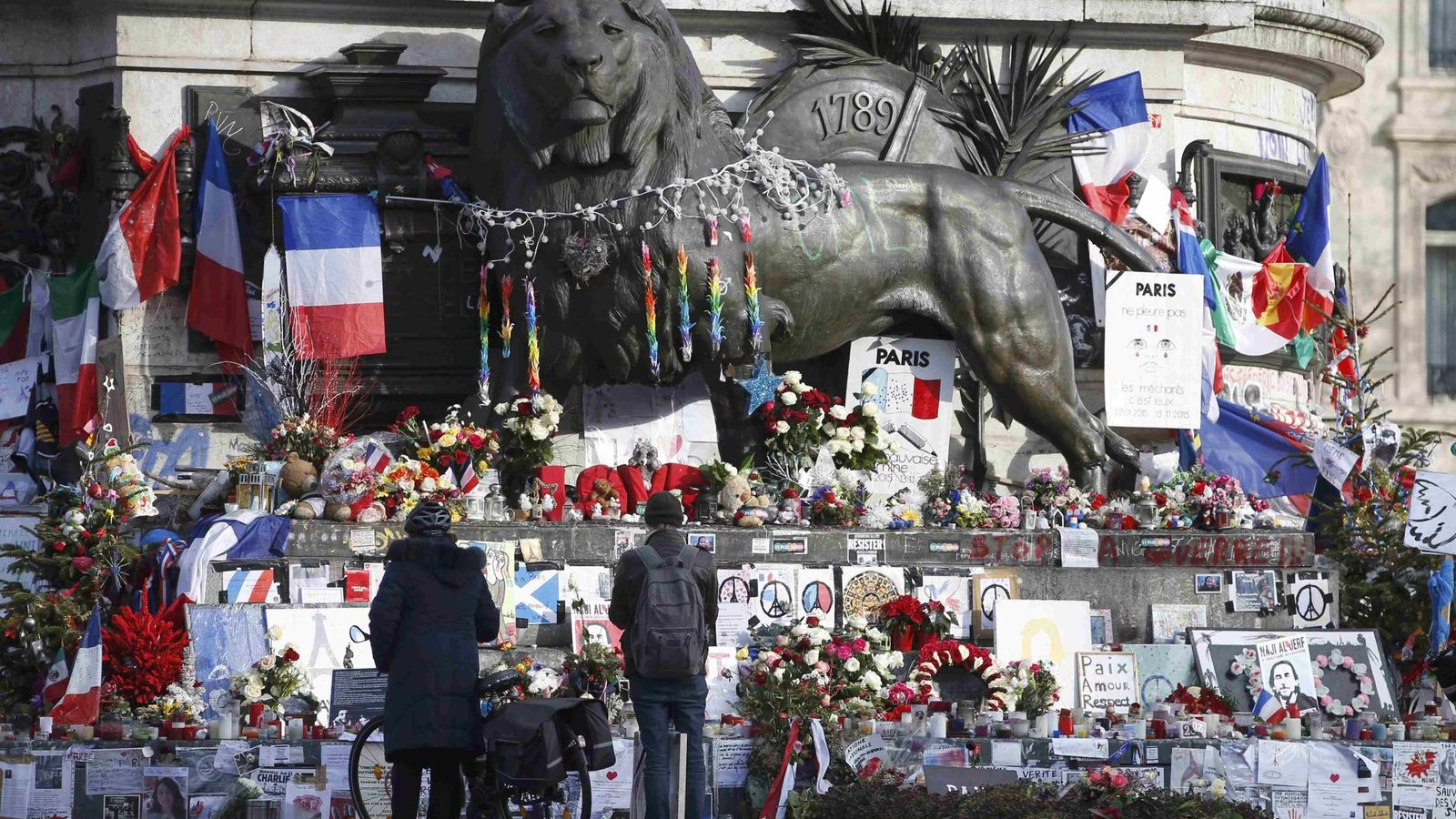 Francia conmemora el segundo aniversario de la matanza a la revista 'Charlie Hebdo'