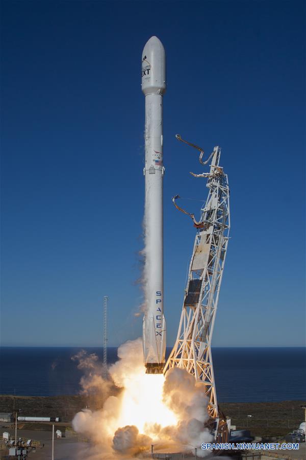 SpaceX lanza primer vuelo 4 meses después de explosión
