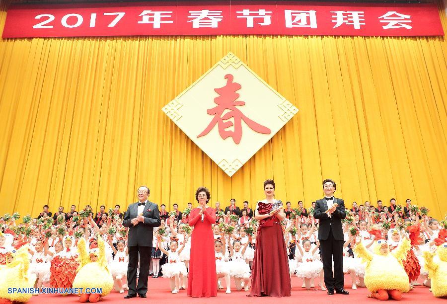 Líderes chinos felicitan Fiesta de Primavera a todo el pueblo chino
