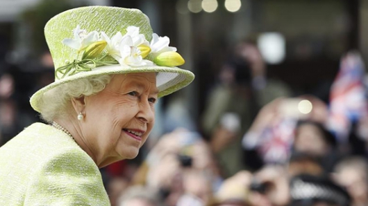 La reina Isabel II celebra 65 años en el trono británico