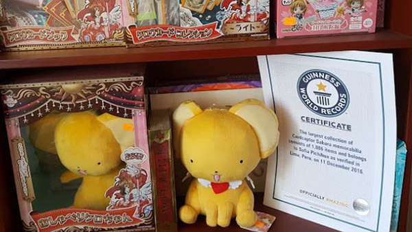 Peruana obtiene Récord Guinness por la colección más grande de CardCaptor Sakura