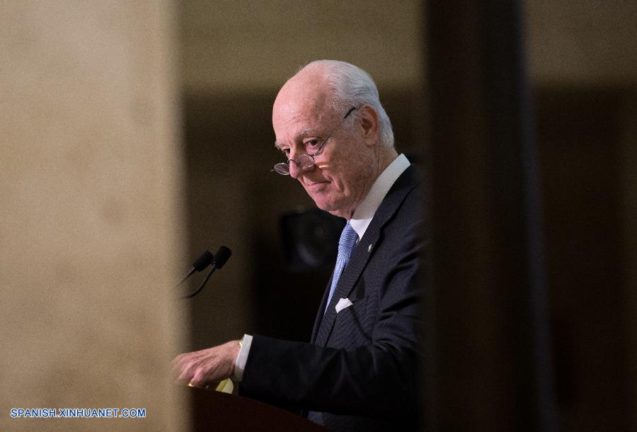 GINEBRA, marzo 3, 2017 (Xinhua) -- El enviado especial de la Organización de las Naciones Unidas (ONU) para Siria, Staffan de Mistura, participa durante una conferencia de prensa en Ginebra, Suiza, el 3 de marzo de 2017. El enviado especial de la ONU para Siria, Staffan de Mistura, dijo el viernes que se realizaron avances en la más reciente ronda de conversaciones de paz y añadió que las delegaciones de las partes en conflicto volverán a reunirse este mes en la ciudad suiza. (Xinhua/Xu Jinquan)