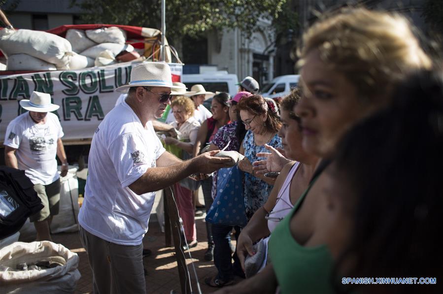 Protestas de productores yerbateros en Buenos Aires