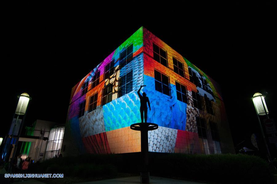 Exposición de luz "Iluminando Canberra"