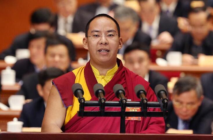 Panchen Lama lamenta que la comercialización amenace al budismo