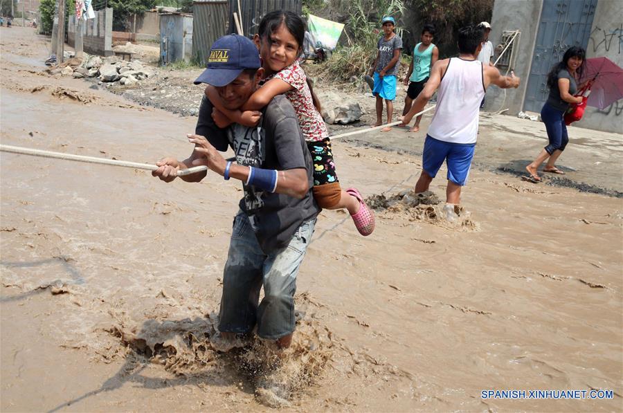 La inundación en la zona de Carapongo de Lima