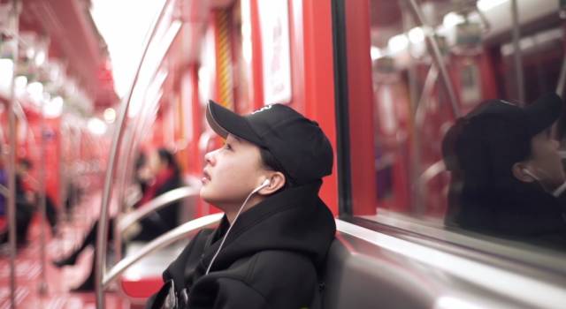 En Hangzhou: El metro rojo del sentimentalismo anónimo