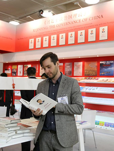 Las ventas del libro de Xi en lenguas extranjeras son todo un éxito