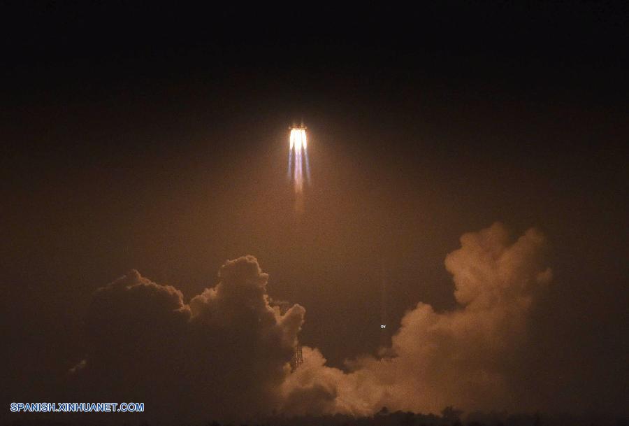 China lanza su primera nave espacial de carga, la Tianzhou-1