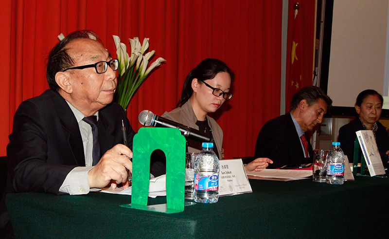 Dr. Yu Danli, director de la editorial Commercial Press, durante la presentación en Beijing de “La Visión de los Vencidos”, obra del historiador mexicano Miguel León-Portilla. (Foto: YAC)