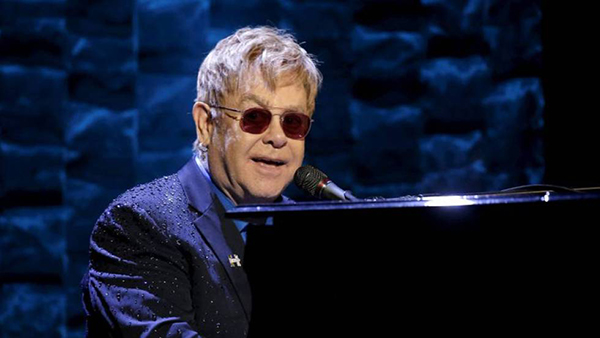 Elton John sufre una infección “potencialmente mortal”