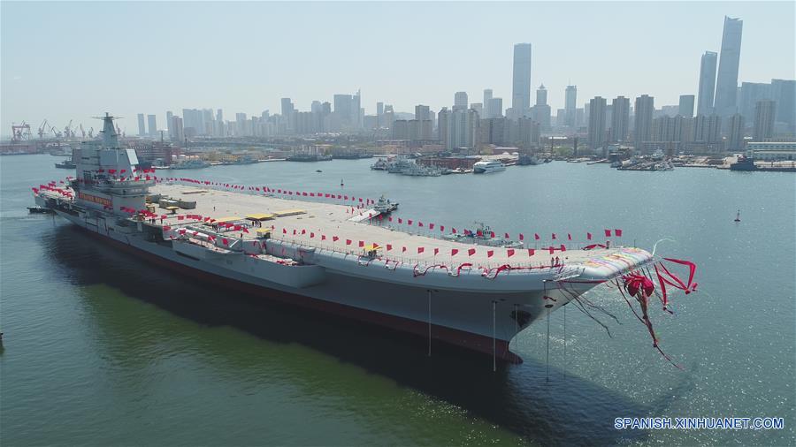 China bota su primer portaaviones de fabricación nacional