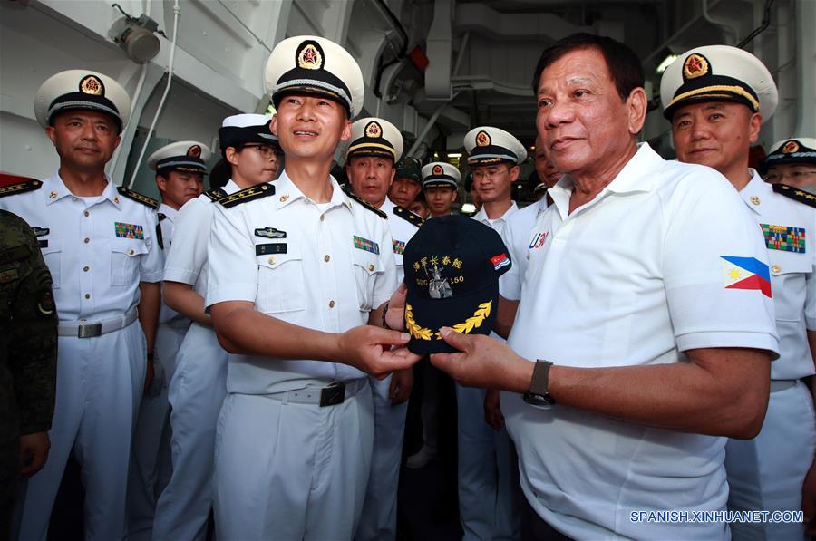 Filipinas está abierta a ejercicios militares conjuntos con China, dice presidente Duterte