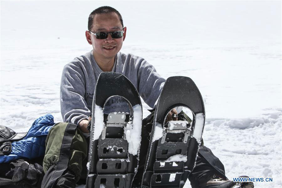 Científicos chinos supervisan la salud del glaciar en Tianshan