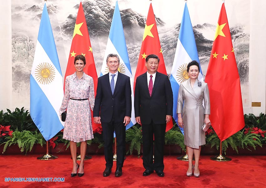 El presidente de China, Xi Jinping, sostuvo hoy conversaciones con su homólogo argentino, Mauricio Macri, y ambas partes acordaron ampliar la cooperación de beneficio mutuo en todas las áreas y promover más las relaciones bilaterales.(Xinhua/Ju Peng)