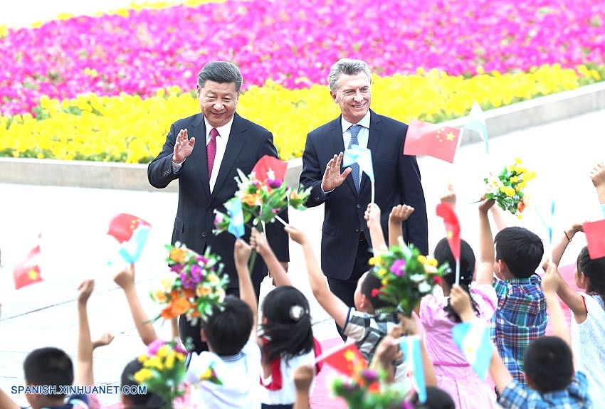 El presidente de China, Xi Jinping, sostuvo hoy conversaciones con su homólogo argentino, Mauricio Macri, y ambas partes acordaron ampliar la cooperación de beneficio mutuo en todas las áreas y promover más las relaciones bilaterales.(Xinhua/Ma Zhancheng)