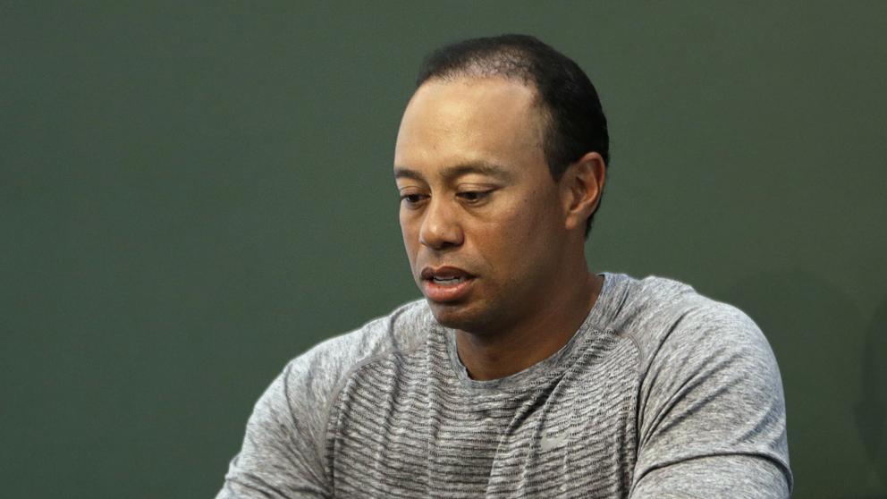 Tiger Woods ingresa en un centro para controlar la medicación