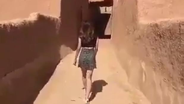 La policía saudí detiene a la mujer que aparecía en un vídeo paseando en minifalda por el país