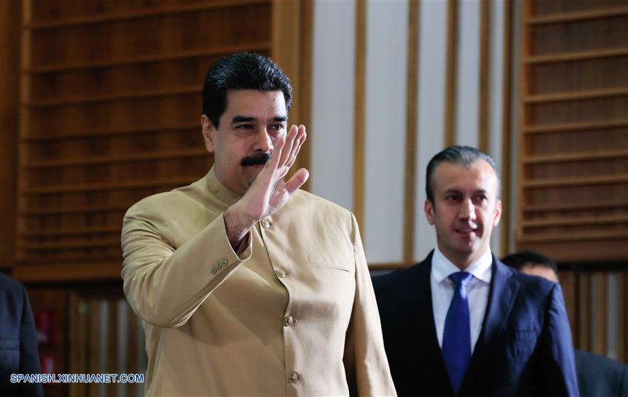 Maduro acusa a canal privado de Venezuela de hacer "apología del delito"