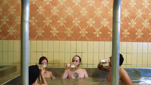 Abren en Austria las primeras piscinas de cerveza del mundo