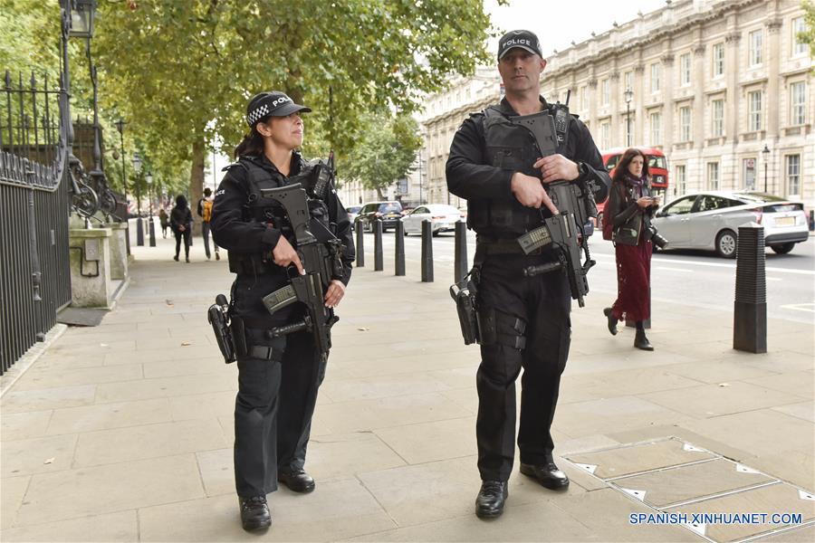 Reino Unido reduce nivel de amenaza de terrorismo de crítico a severo