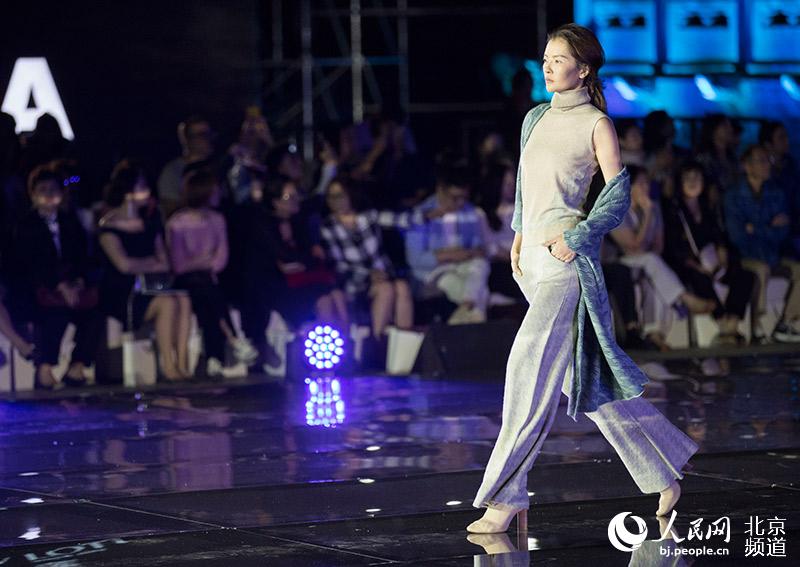Semana de la Moda Beijing 2017 enciende la pasión por el arte del vestir