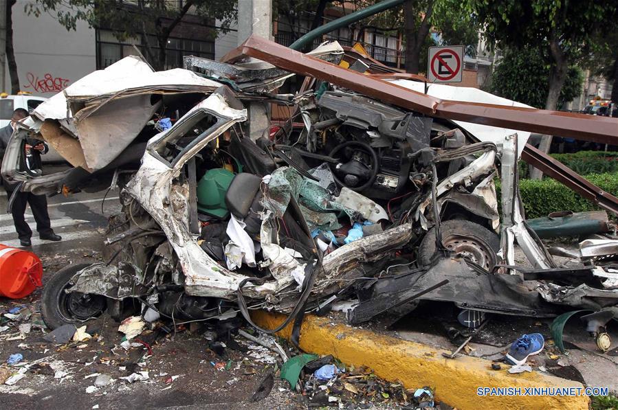 Accidente de camión cisterna deja 4 muertos en Ciudad de México