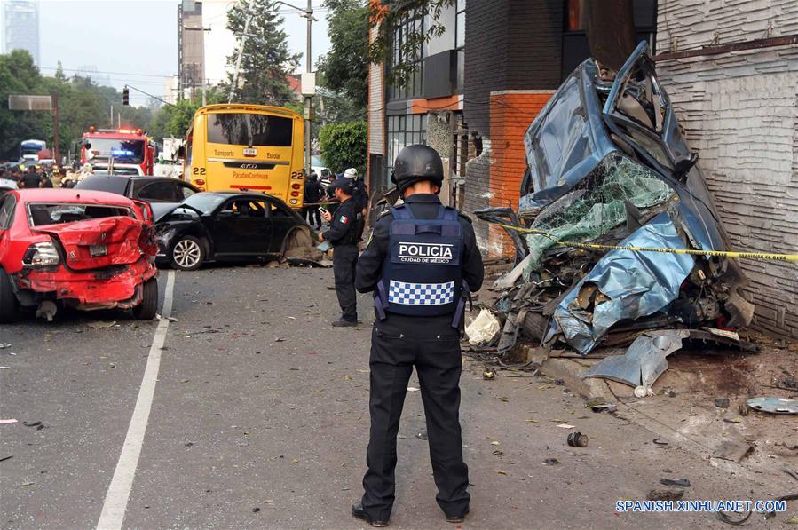 Accidente de camión cisterna deja 4 muertos en Ciudad de México